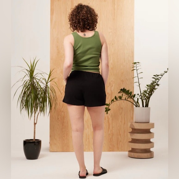 NWT Known Supply Ribbed Organic Cotton Garnet Tank Top In Leaf Green - Picture 2 of 3